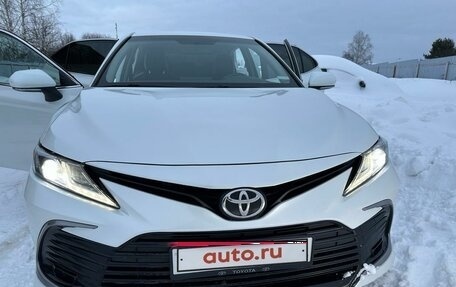 Toyota Camry, 2021 год, 3 150 000 рублей, 10 фотография