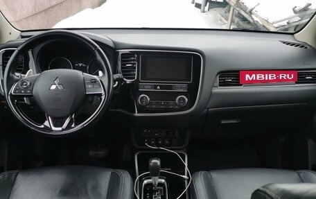 Mitsubishi Outlander III рестайлинг 3, 2019 год, 3 150 000 рублей, 25 фотография