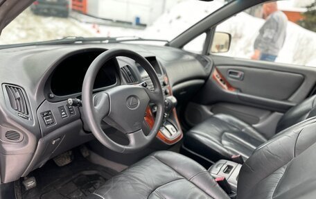 Lexus RX IV рестайлинг, 2000 год, 890 000 рублей, 7 фотография