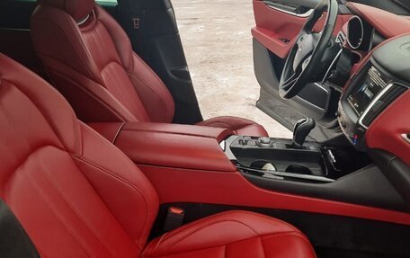 Maserati Levante I, 2018 год, 5 870 000 рублей, 3 фотография