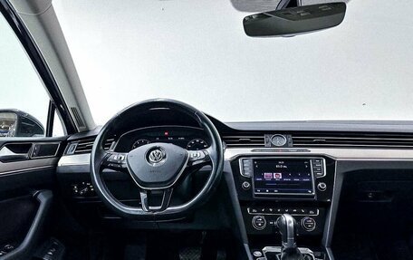 Volkswagen Passat B8 рестайлинг, 2016 год, 2 250 000 рублей, 27 фотография