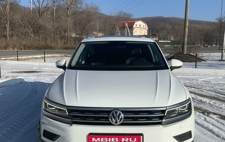 Volkswagen Tiguan II, 2017 год, 2 350 000 рублей, 3 фотография
