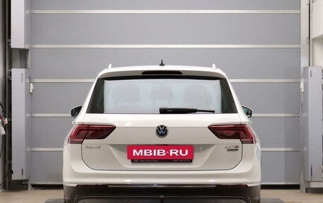 Volkswagen Tiguan II, 2017 год, 2 998 000 рублей, 5 фотография