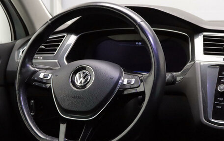 Volkswagen Tiguan II, 2017 год, 2 998 000 рублей, 12 фотография