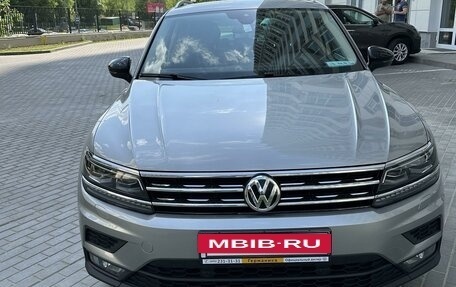 Volkswagen Tiguan II, 2020 год, 2 850 000 рублей, 3 фотография