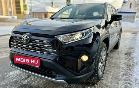Toyota RAV4, 2020 год, 3 450 000 рублей, 5 фотография
