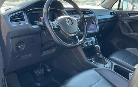 Volkswagen Tiguan II, 2017 год, 2 870 000 рублей, 21 фотография