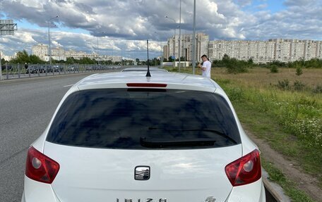 SEAT Ibiza IV рестайлинг 2, 2011 год, 850 000 рублей, 3 фотография