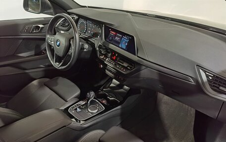 BMW 1 серия, 2020 год, 2 990 000 рублей, 18 фотография