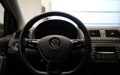 Volkswagen Polo VI (EU Market), 2015 год, 1 090 000 рублей, 9 фотография
