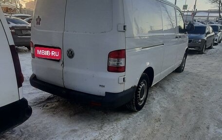 Volkswagen Transporter T5 рестайлинг, 2012 год, 2 070 000 рублей, 2 фотография