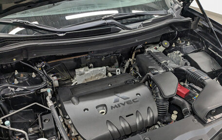 Mitsubishi Outlander III рестайлинг 3, 2013 год, 1 685 000 рублей, 4 фотография