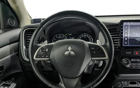 Mitsubishi Outlander III рестайлинг 3, 2013 год, 1 685 000 рублей, 9 фотография