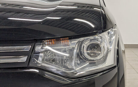 Mitsubishi Outlander III рестайлинг 3, 2013 год, 1 685 000 рублей, 19 фотография