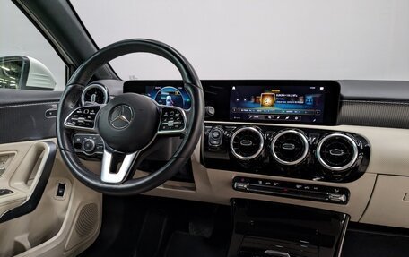 Mercedes-Benz A-Класс, 2021 год, 3 390 000 рублей, 26 фотография