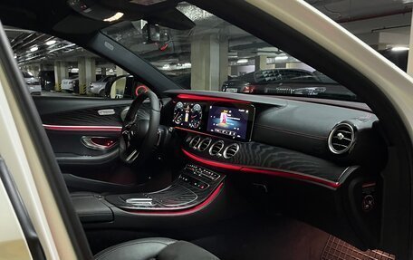 Mercedes-Benz E-Класс, 2021 год, 5 500 000 рублей, 14 фотография