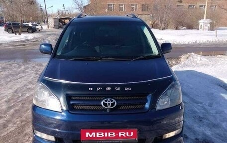 Toyota Ipsum II, 2001 год, 725 000 рублей, 3 фотография