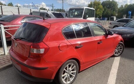BMW 1 серия, 2005 год, 600 000 рублей, 2 фотография