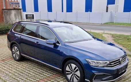 Volkswagen Passat B8 рестайлинг, 2020 год, 2 495 000 рублей, 2 фотография