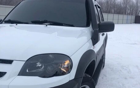 Chevrolet Niva I рестайлинг, 2019 год, 1 150 000 рублей, 8 фотография