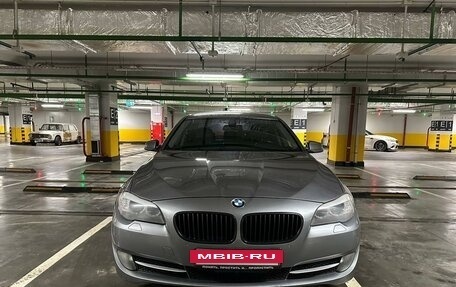 BMW 5 серия, 2010 год, 1 900 000 рублей, 3 фотография