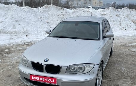 BMW 1 серия, 2005 год, 400 000 рублей, 1 фотография