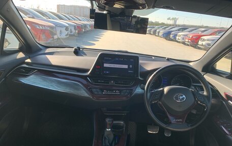 Toyota C-HR I рестайлинг, 2018 год, 2 382 000 рублей, 11 фотография