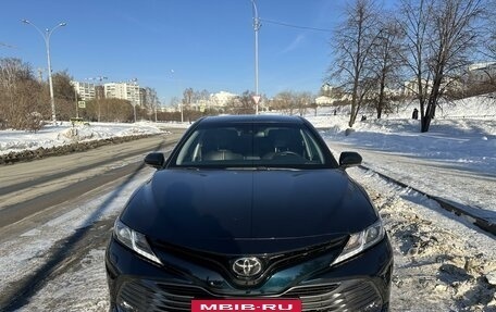 Toyota Camry, 2018 год, 3 200 000 рублей, 2 фотография