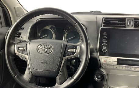 Toyota Land Cruiser Prado 150 рестайлинг 2, 2021 год, 6 599 000 рублей, 25 фотография