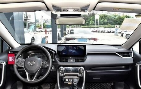 Toyota RAV4, 2023 год, 3 690 000 рублей, 7 фотография