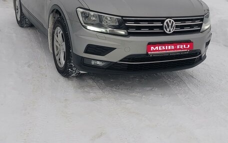 Volkswagen Tiguan II, 2018 год, 2 450 000 рублей, 1 фотография