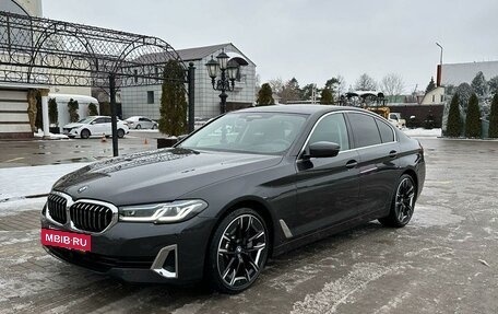 BMW 5 серия, 2021 год, 5 999 999 рублей, 4 фотография