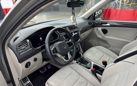 Volkswagen Tiguan II, 2018 год, 3 499 000 рублей, 8 фотография