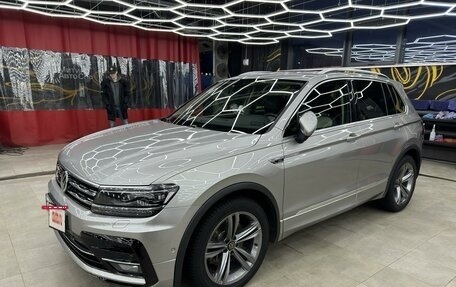 Volkswagen Tiguan II, 2018 год, 3 499 000 рублей, 4 фотография