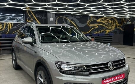 Volkswagen Tiguan II, 2018 год, 3 499 000 рублей, 2 фотография