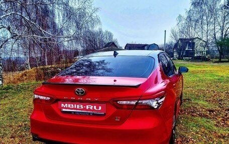 Toyota Camry, 2021 год, 3 580 000 рублей, 4 фотография