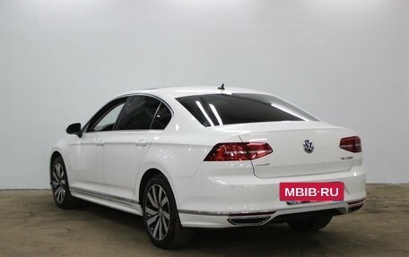 Volkswagen Passat B8 рестайлинг, 2017 год, 2 675 000 рублей, 3 фотография