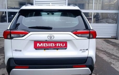 Toyota RAV4, 2023 год, 5 400 000 рублей, 4 фотография
