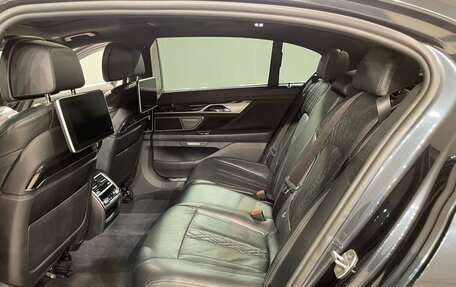 BMW 7 серия, 2017 год, 4 999 999 рублей, 16 фотография