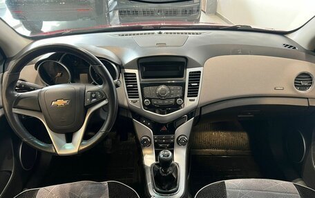 Chevrolet Cruze II, 2011 год, 835 000 рублей, 9 фотография