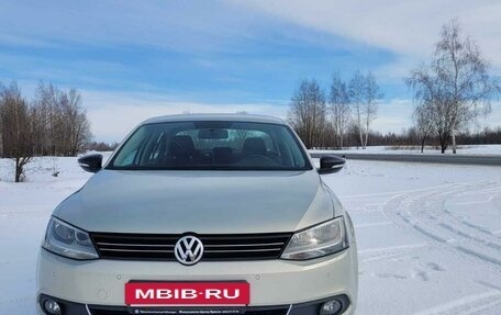 Volkswagen Jetta VI, 2014 год, 1 385 000 рублей, 12 фотография