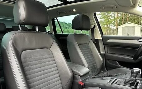 Volkswagen Passat B8 рестайлинг, 2018 год, 1 900 000 рублей, 25 фотография