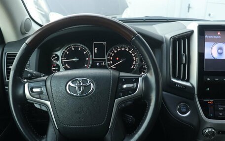 Toyota Land Cruiser 200, 2017 год, 6 900 000 рублей, 9 фотография