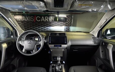 Toyota Land Cruiser Prado 150 рестайлинг 2, 2023 год, 7 600 000 рублей, 9 фотография