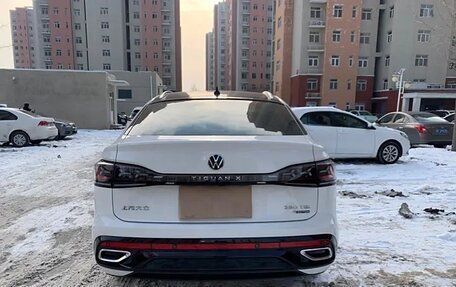 Volkswagen Tiguan II, 2021 год, 2 746 000 рублей, 4 фотография