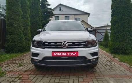 Volkswagen Tiguan II, 2019 год, 3 400 000 рублей, 1 фотография