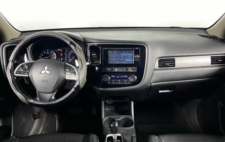 Mitsubishi Outlander III рестайлинг 3, 2014 год, 1 650 000 рублей, 12 фотография