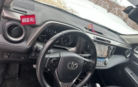 Toyota RAV4, 2017 год, 3 200 000 рублей, 9 фотография