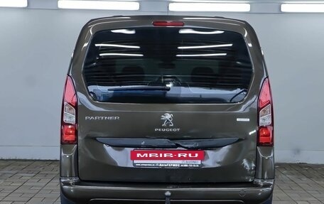 Peugeot Partner II рестайлинг 2, 2021 год, 2 130 000 рублей, 3 фотография