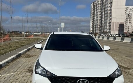 Hyundai Solaris II рестайлинг, 2021 год, 2 100 000 рублей, 9 фотография